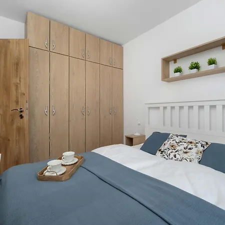 Przytulny Z Tarasem I Parkingiem By Renters Apartman *