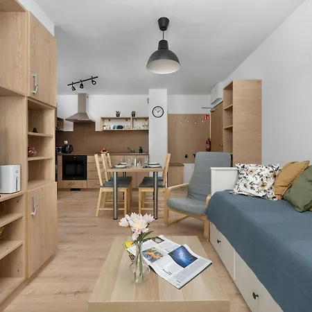 Przytulny Z Tarasem I Parkingiem By Renters Apartman